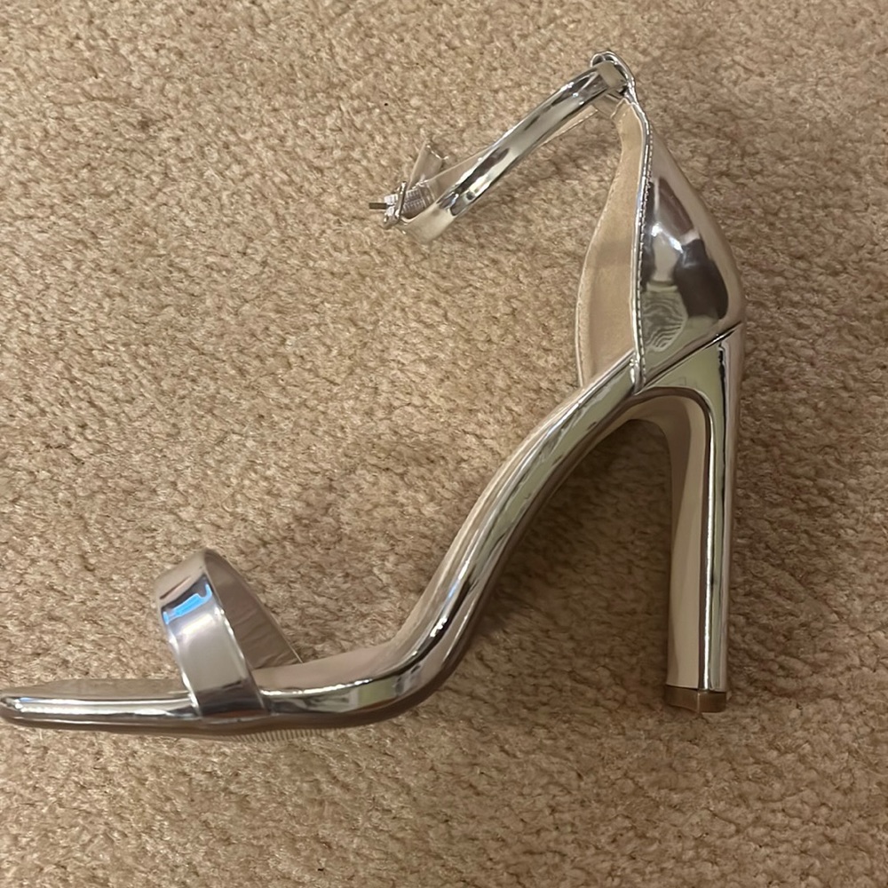 These never worn amazing ankle strap Missguided heels